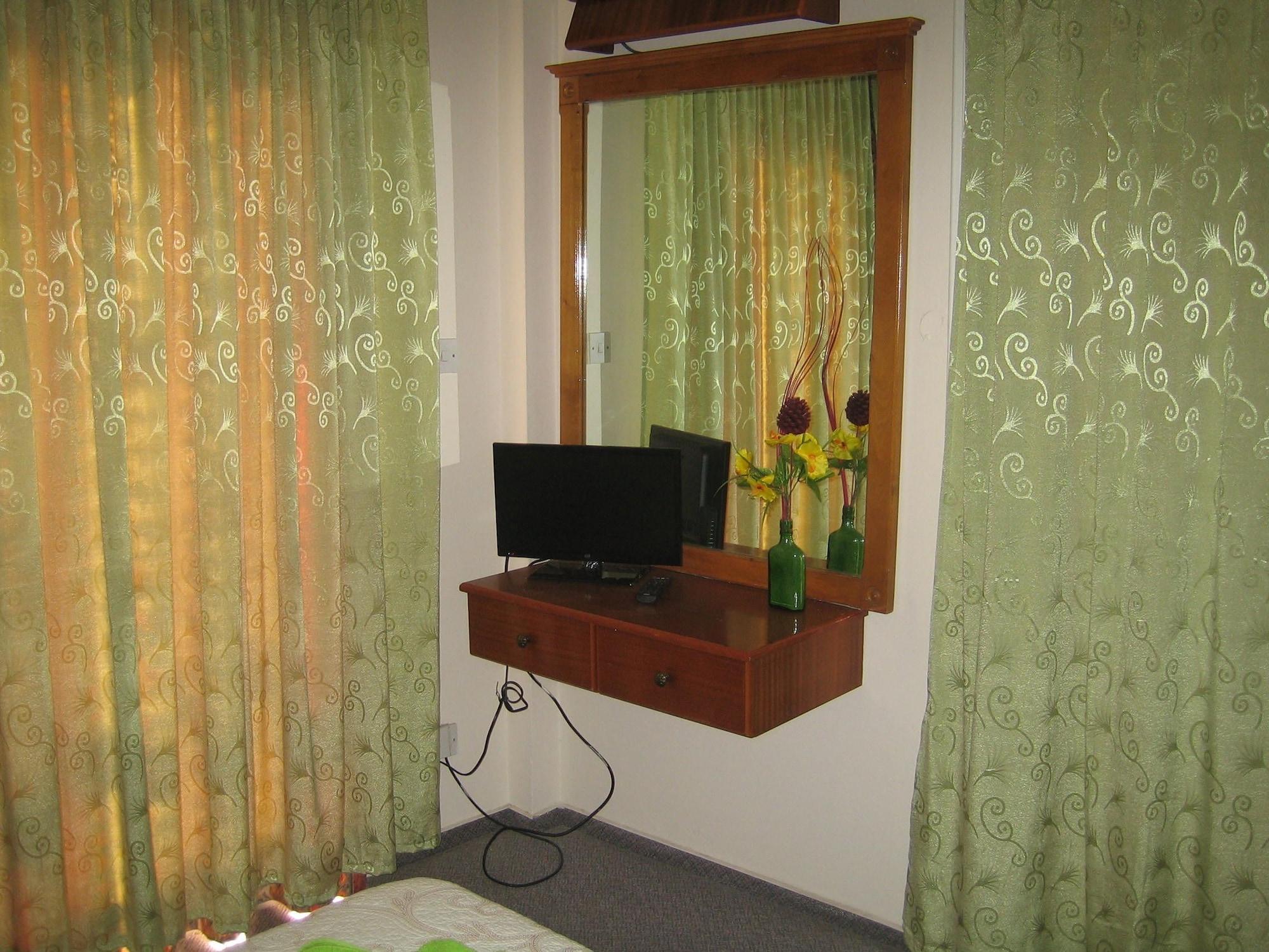 Onisillos Hotel Larnaca Esterno foto