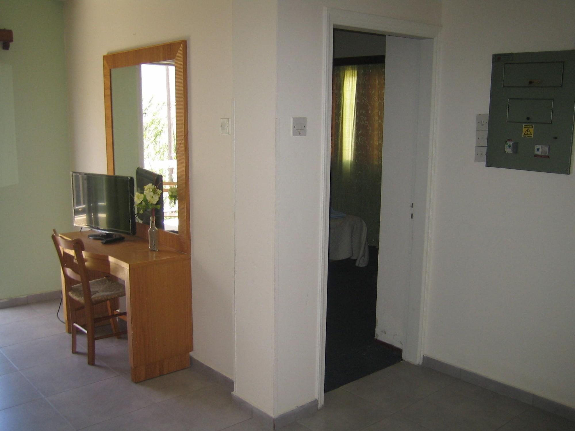 Onisillos Hotel Larnaca Esterno foto