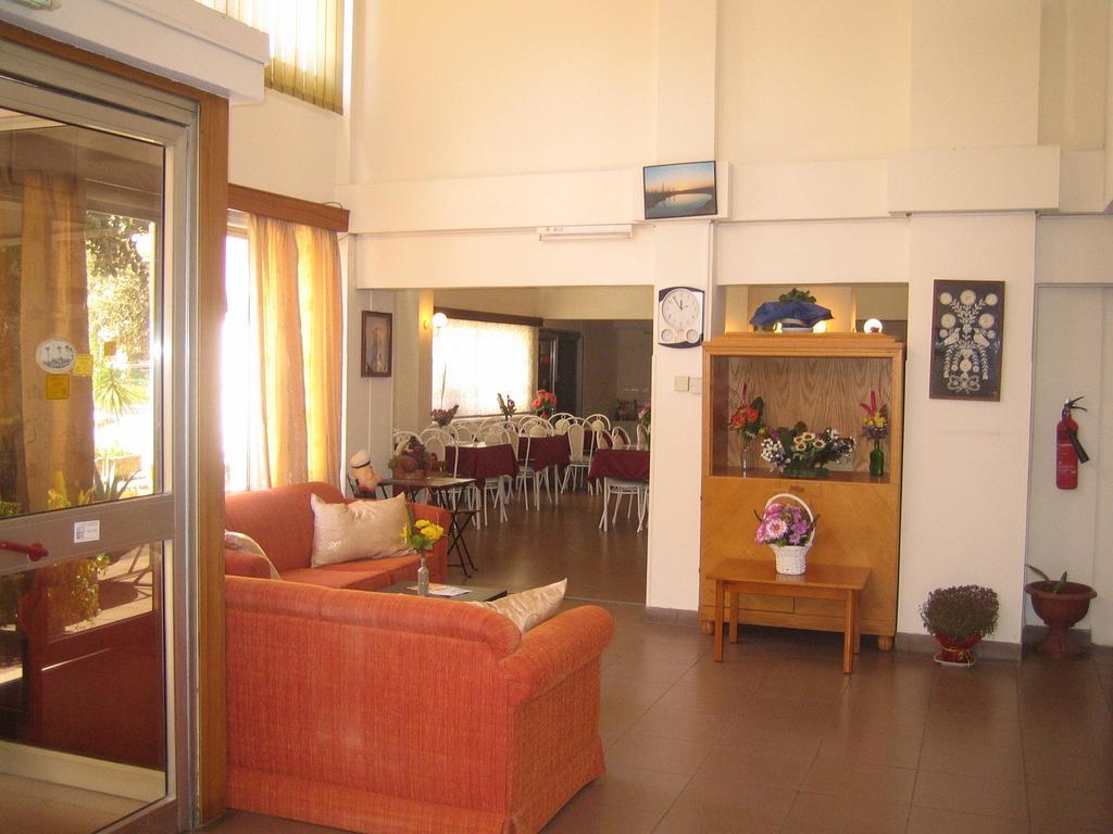 Onisillos Hotel Larnaca Esterno foto