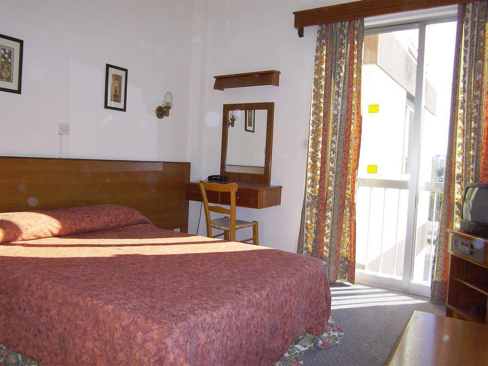 Onisillos Hotel Larnaca Esterno foto