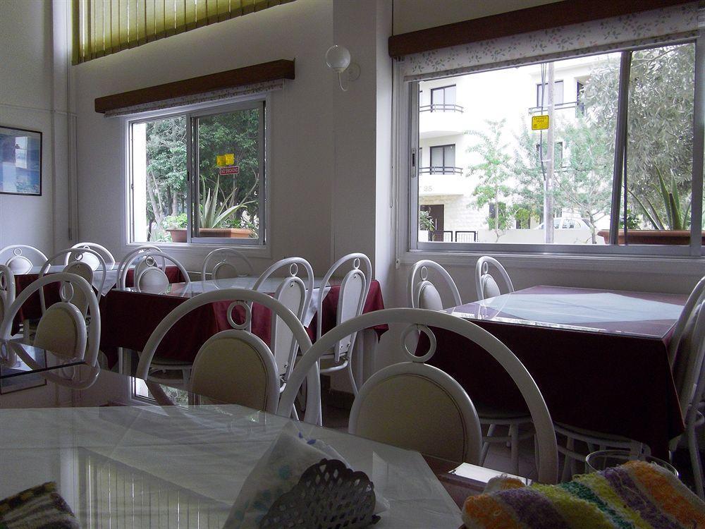 Onisillos Hotel Larnaca Esterno foto