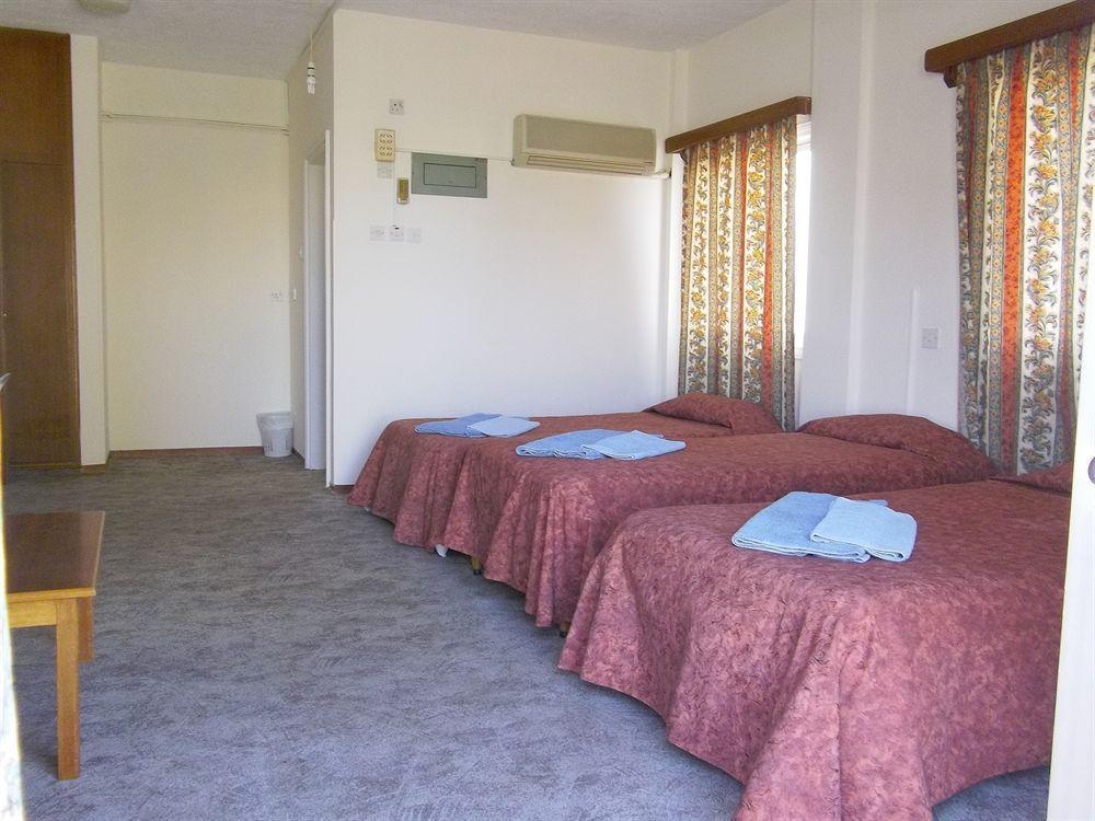 Onisillos Hotel Larnaca Esterno foto