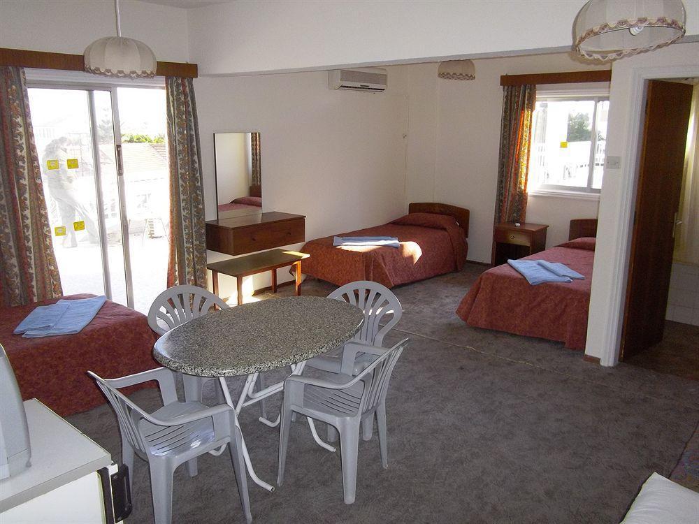 Onisillos Hotel Larnaca Esterno foto