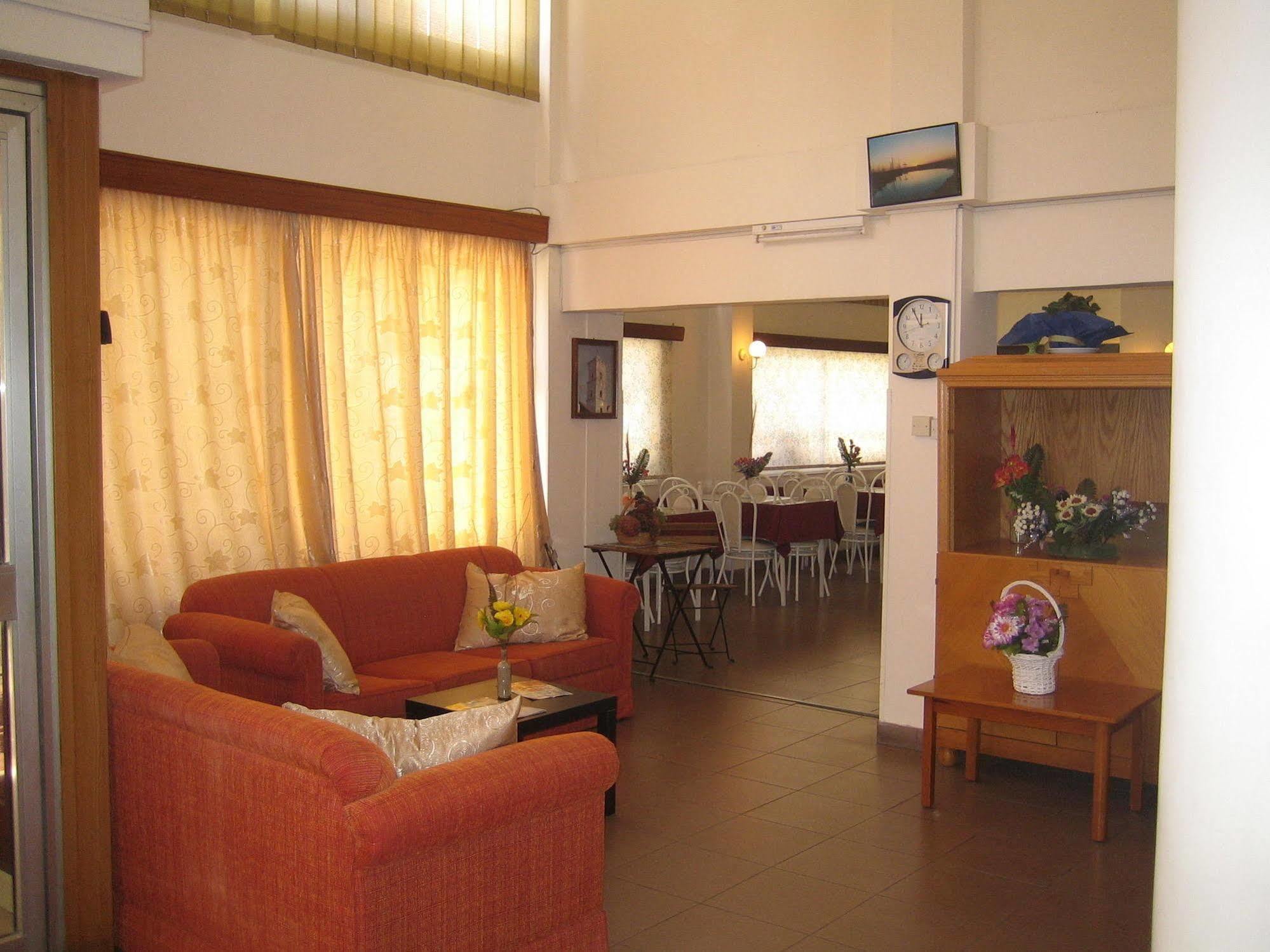 Onisillos Hotel Larnaca Esterno foto