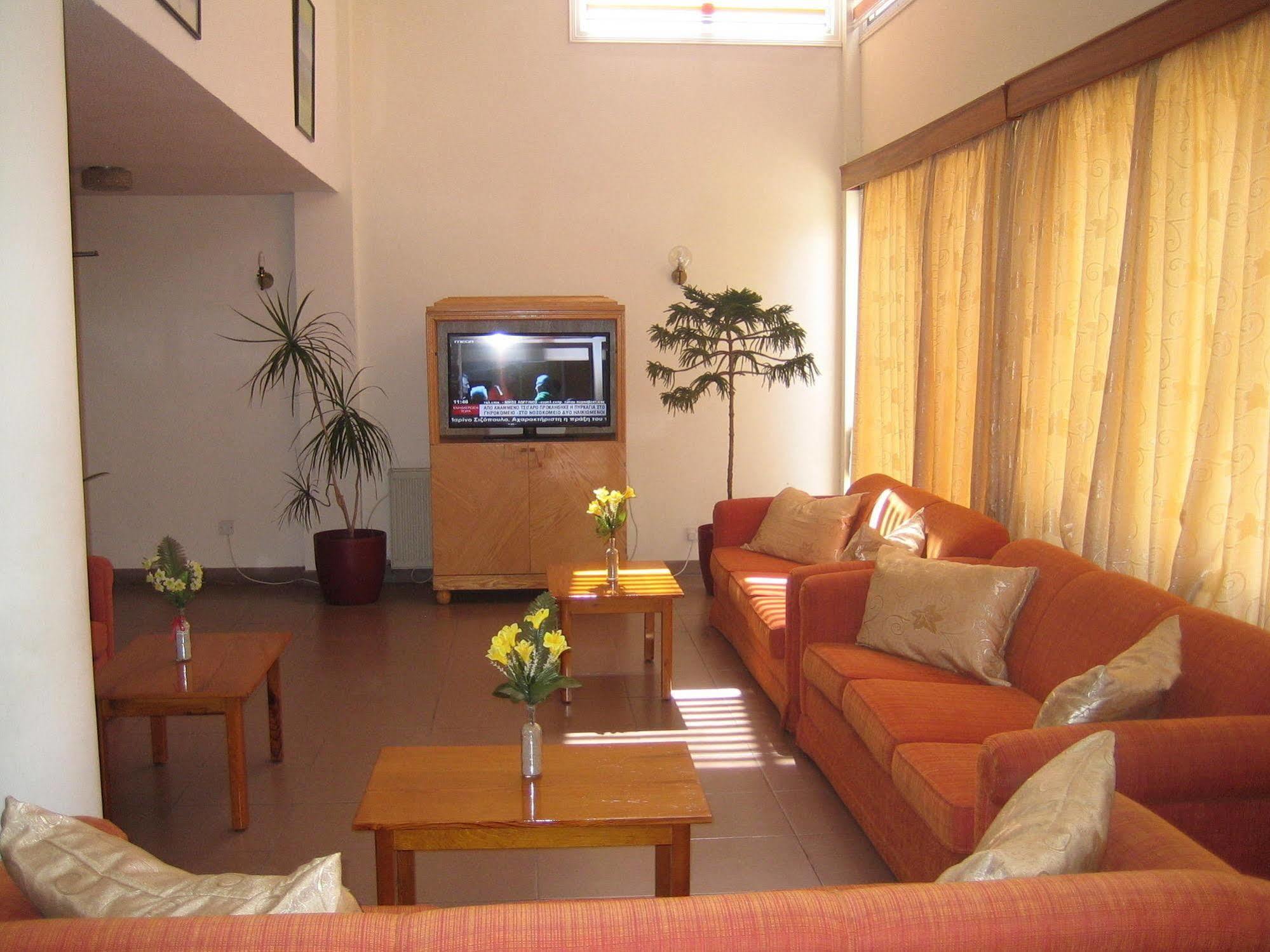 Onisillos Hotel Larnaca Esterno foto